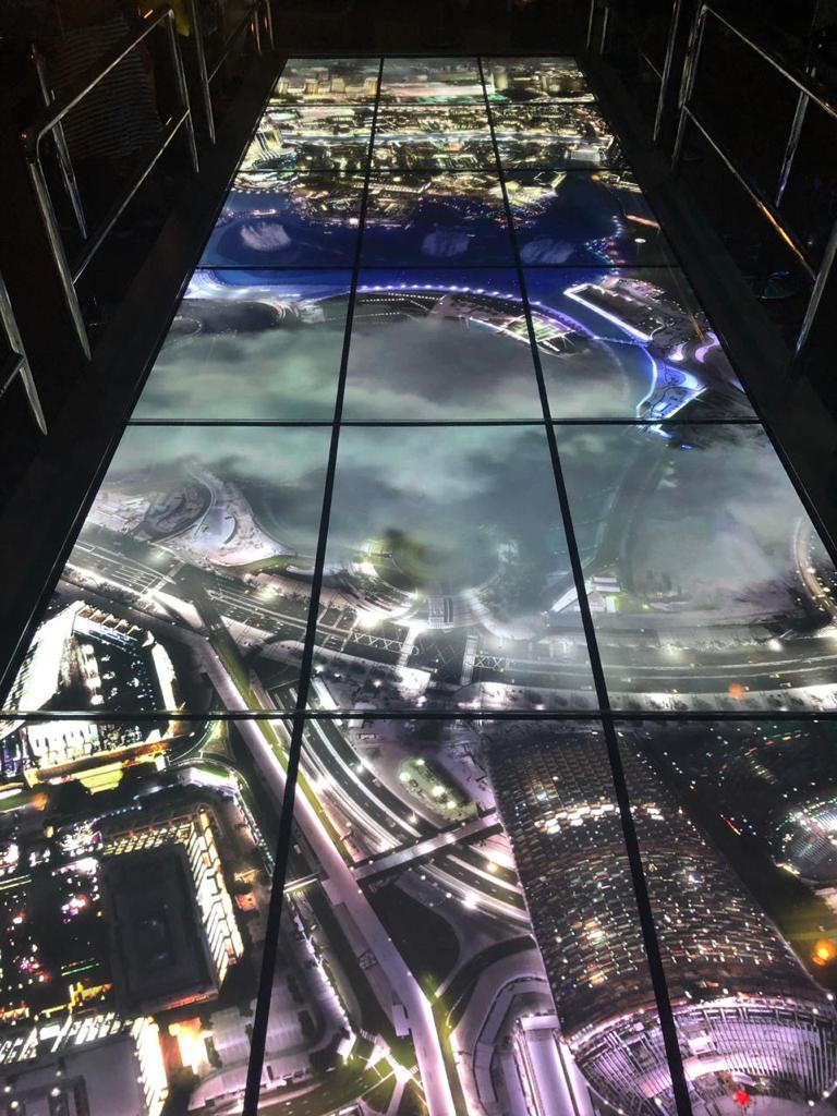 BrightSign and Create Spectacular Cracking Glass Floor in