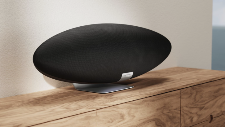 Bowers & Wilkins zeppelin