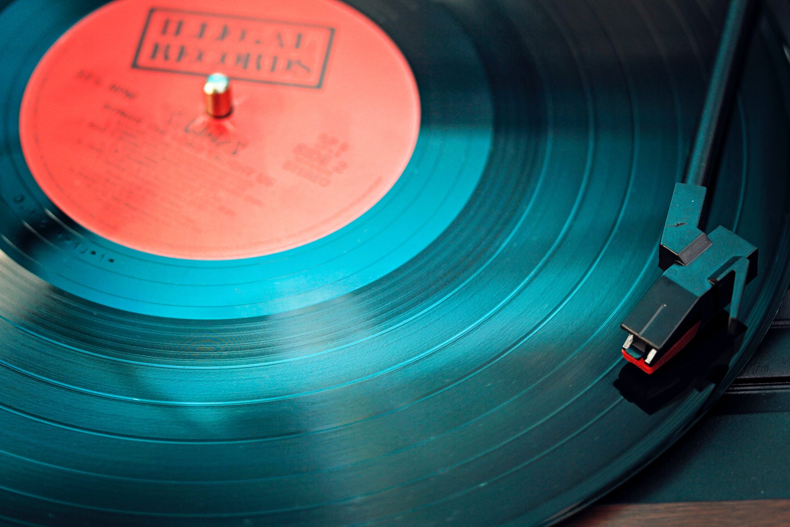 Vinyl records outsell CDs for the first time in over 30 years – Sound & Video Contractor