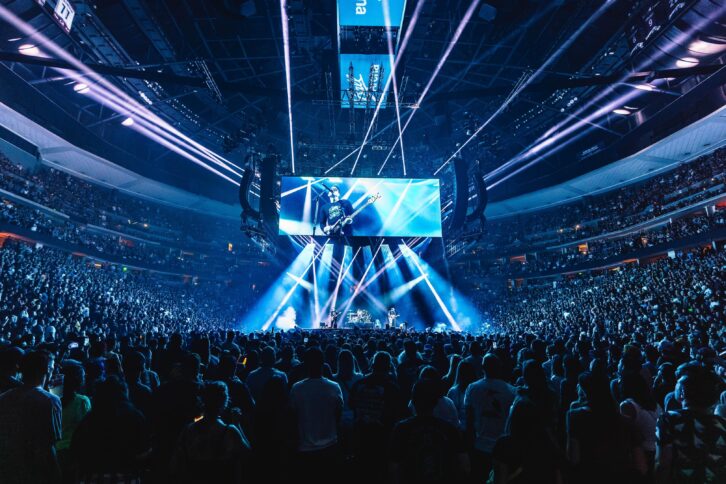 Blink-182 arena tour LED stage and screens dazzle with Hippotizer