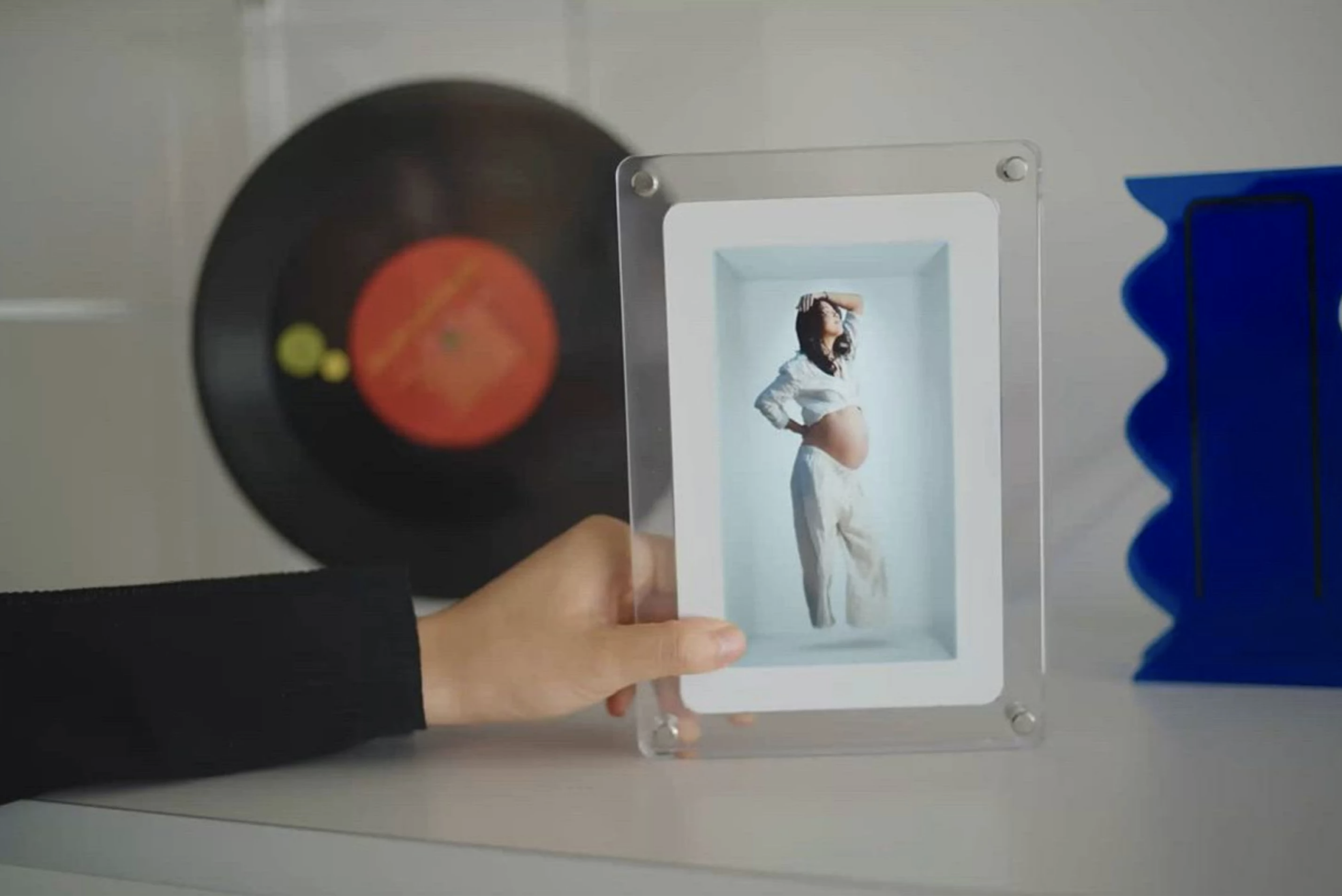 WATCH: Looking Glass shrinks down its holo-displays for consumer use